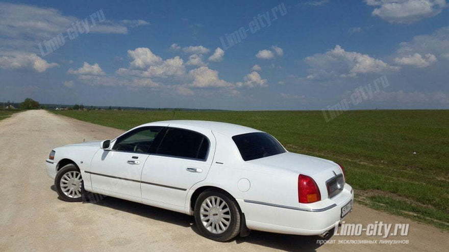 Линкольн Таун кар Эксклюзив до 4 чел., 2013 г. от Limo City 10