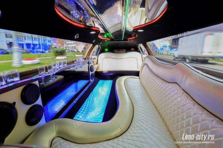 Линкольн Таун кар Белая леди до 11 чел., 2014 г. от Limo City 2