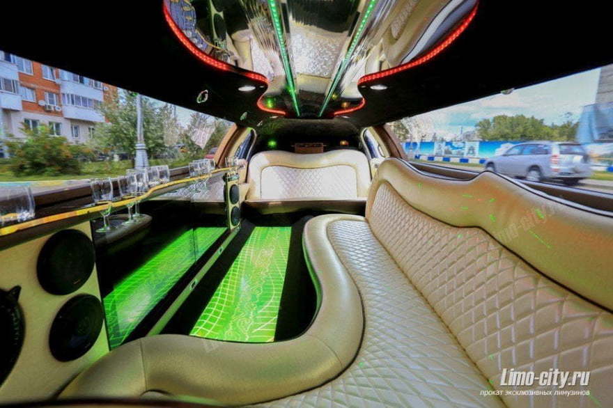 Линкольн Таун кар Белая леди до 11 чел., 2014 г. от Limo City 13