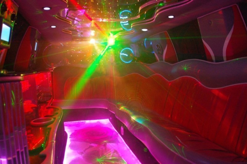 Лимузин Форд Экскершн до 25 чел. от ЛимоФаворит 2