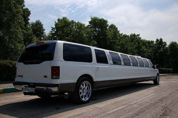Лимузин Форд Экскершн до 25 чел. от ЛимоФаворит 5