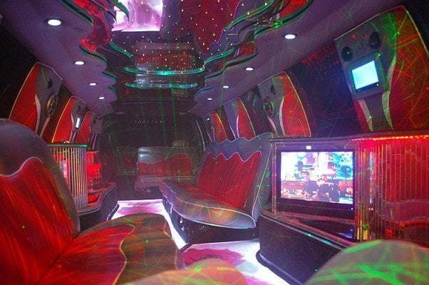 Лимузин Форд Экскершн до 25 чел. от ЛимоФаворит 6