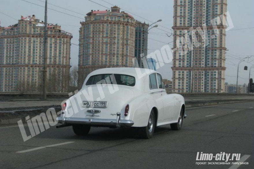 Роллс-Ройс Клоуд до 4 чел., 2013 г. от Limo City 6