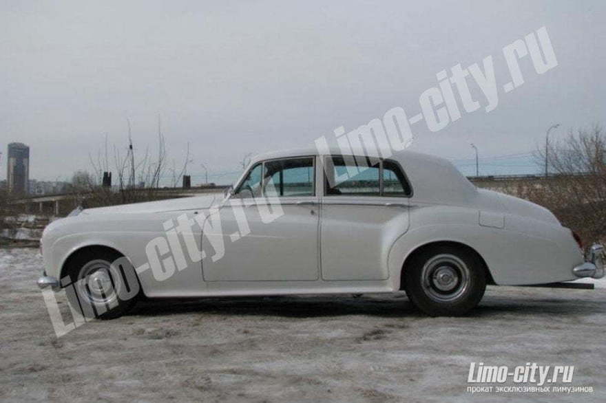 Роллс-Ройс Клоуд до 4 чел., 2013 г. от Limo City 8