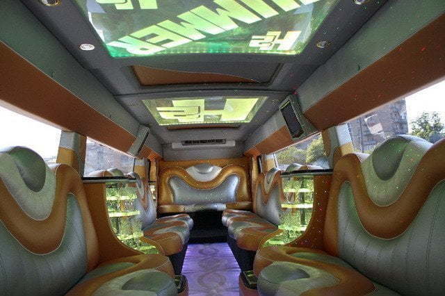 Золотой лимузин Хаммер до 25 чел. от ЛимоФаворит 5