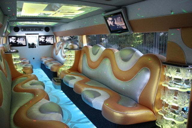 Новый лимузин Хаммер до 25 чел. от ЛимоФаворит 2