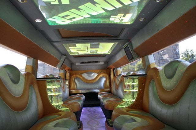 Новый лимузин Хаммер до 25 чел. от ЛимоФаворит 3