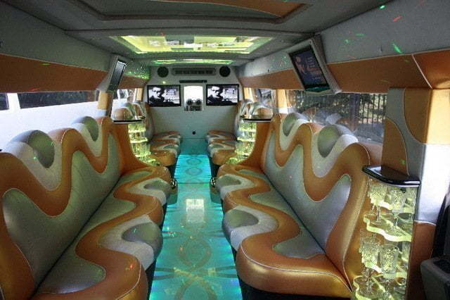 Новый лимузин Хаммер до 25 чел. от ЛимоФаворит 6