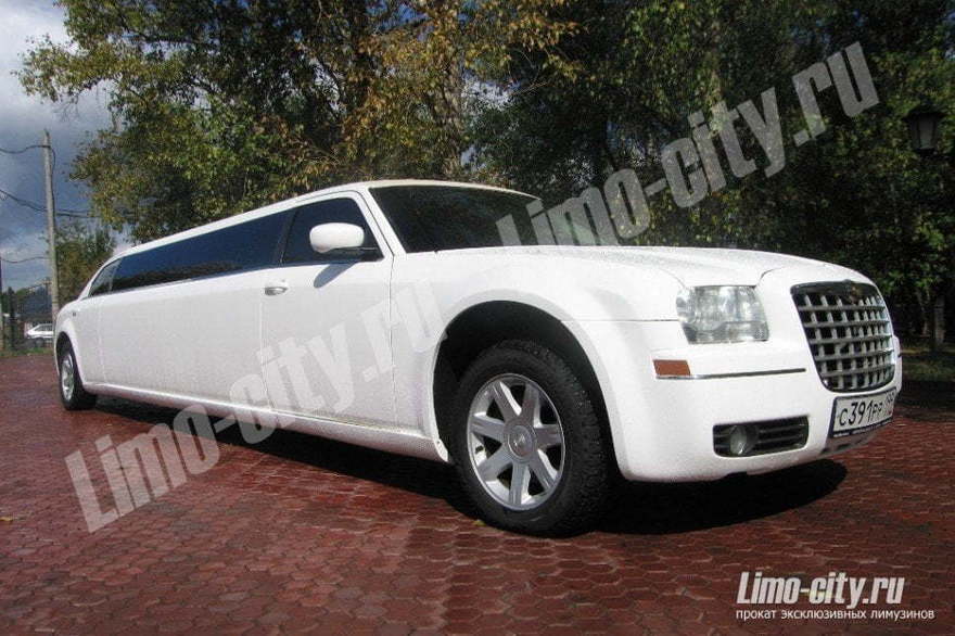 Крайслер 300 С до 11 чел., 2011 г. от Limo City 3