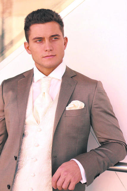 Однобортный, Тройка Свадебный костюм арт.3894 от Салон свадебных костюмов Trimforti 3