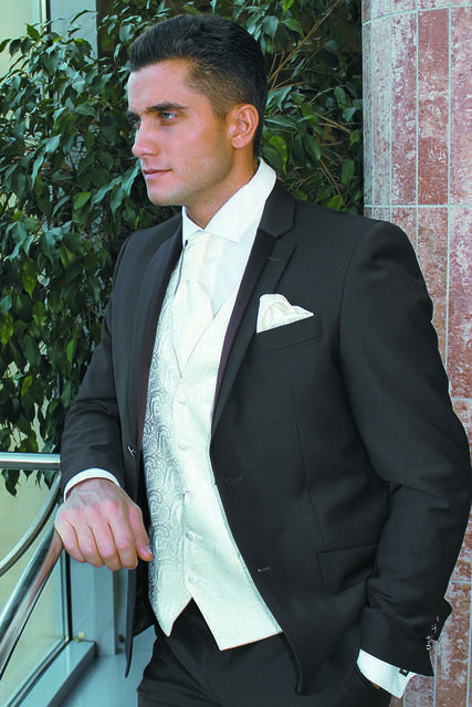 Однобортный, Тройка Свадебный костюм арт.3748 от Салон свадебных костюмов Trimforti 3