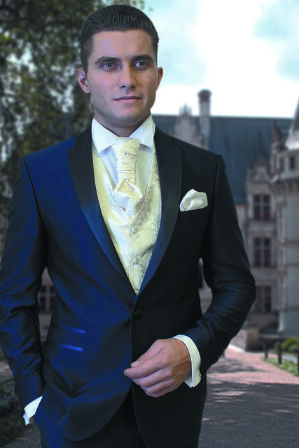 Однобортный, Тройка Свадебный костюм арт.4477 от Салон свадебных костюмов Trimforti 3