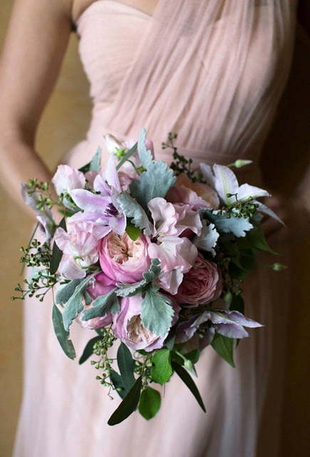 Раскидистый / Растрёпыш, Монобукет из одного вида цветов, Каскадный, Классический круглый name от Студия флористики The flowers 3