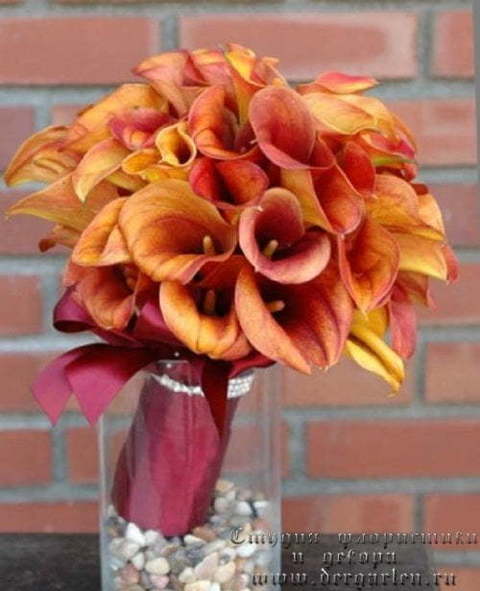 Монобукет из одного вида цветов, Классический круглый, Классический вытянутый name от Студия декора и флористики Der Garten 2