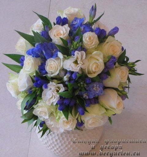 Классический круглый name от Студия декора и флористики Der Garten 3