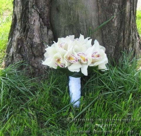 Монобукет из одного вида цветов, Классический круглый name от Студия декора и флористики Der Garten 2