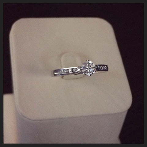 Помолвочное кольцо из белого золота с бриллиантами AOG-CER-019-01 из Белое золото от Ювелирный салон Art of glow 2