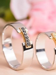 Золотое обручальное кольцо с изумрудами R-KO-1049 из Белое золото от Ювелирный салон Art of glow 1