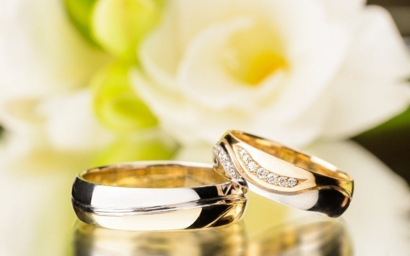 Золотые обручальные кольцо с бриллиантами AOG-obr-188 из Комбинированные от Ювелирный салон Art of glow 2