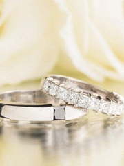 Стильные обручальные кольца с камнями AOG-obr-134 из Белое золото от Ювелирный салон Art of glow 1