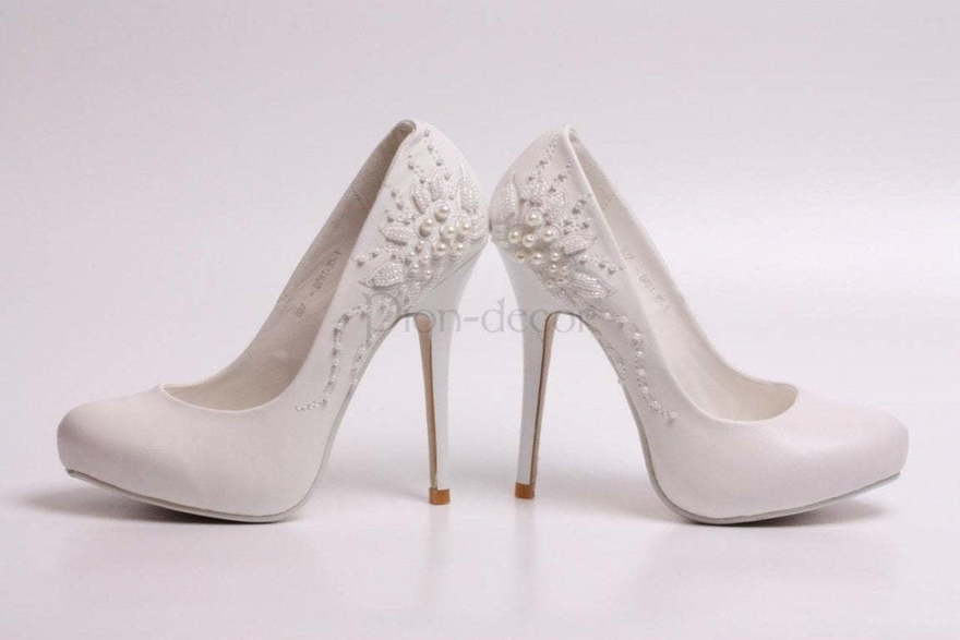 Свадебные туфли с декором на ножке от  2