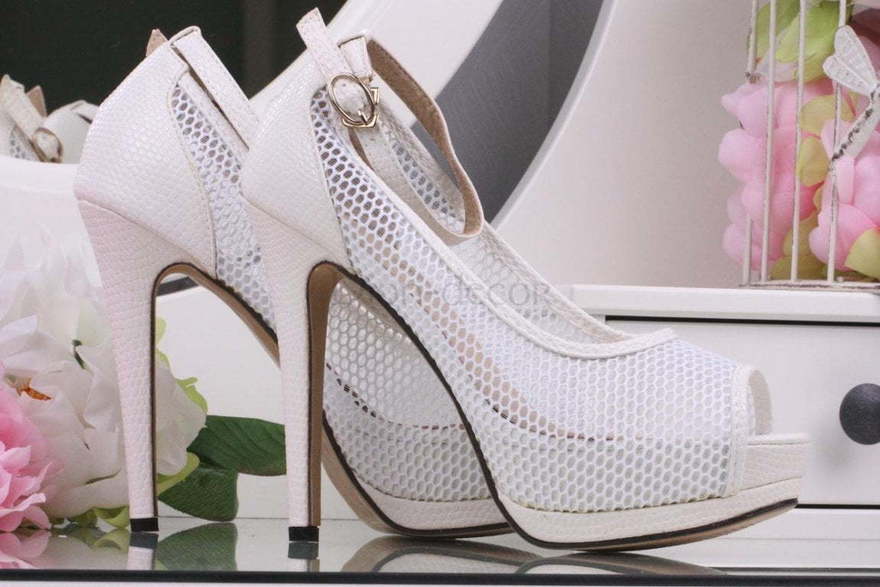 Свадебные туфли с ремешком от  2