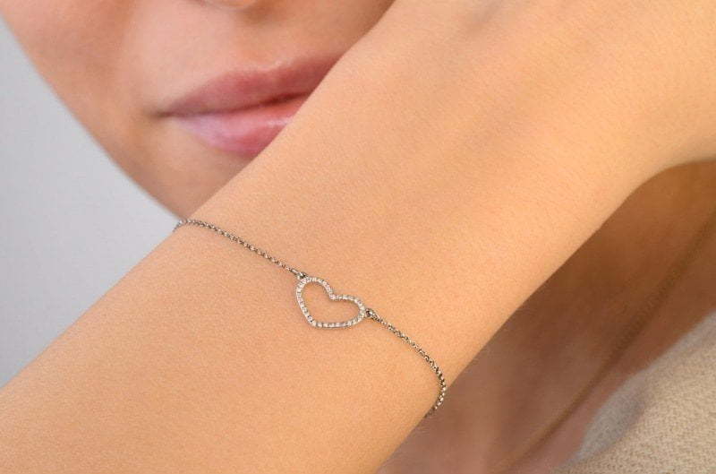 Тонкий золотой браслет с сердечком в бриллиантах AOG-YMB-0002 из Белое золото от Ювелирный салон Art of glow 2