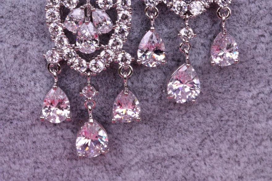 Серьги Венесуэлла с цирконами из Посеребренная бижутерия от  4