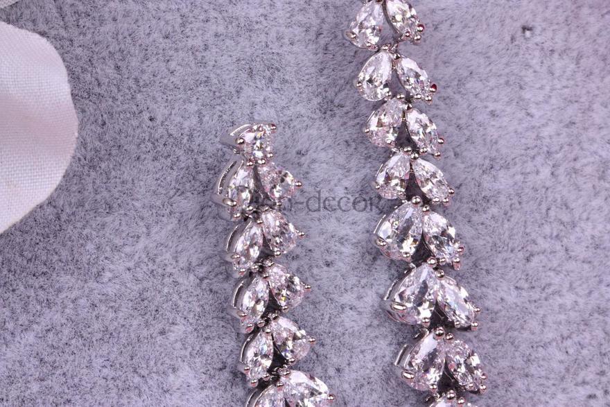 Серьги с цирконами Mercato из Посеребренная бижутерия от  5