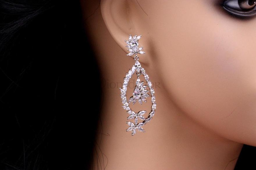 Серьги Flowers с цирконами из Посеребренная бижутерия от  2