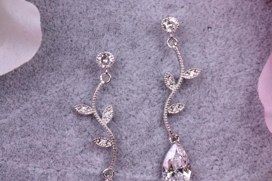 Серьги с цирконами Веточки из Посеребренная бижутерия от  4