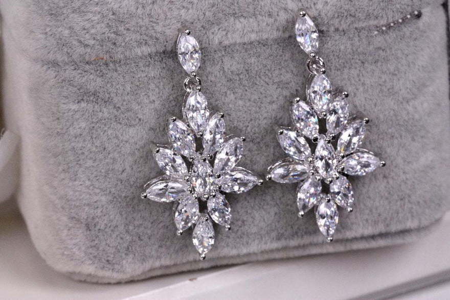 Серьги Fernanda с цирконами из Посеребренная бижутерия от  2