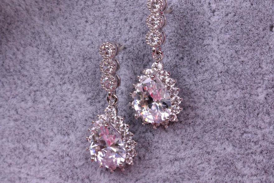 Серьги с цирконами Dolores из Посеребренная бижутерия от  5