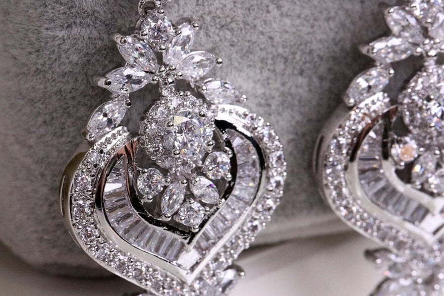 Цирконовые серьги Sofia из Посеребренная бижутерия, Цирконий от  3