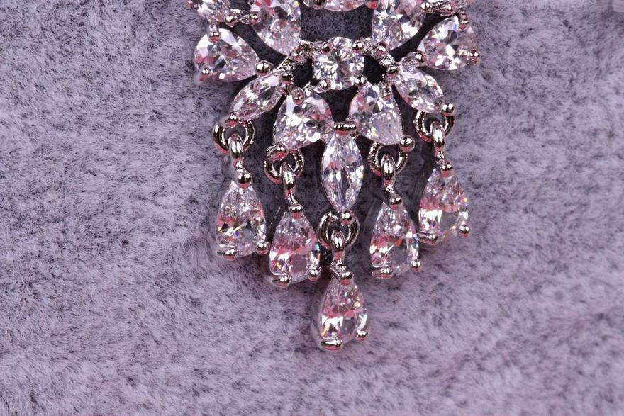 Серьги с цирконами Pavlin из Посеребренная бижутерия от  6