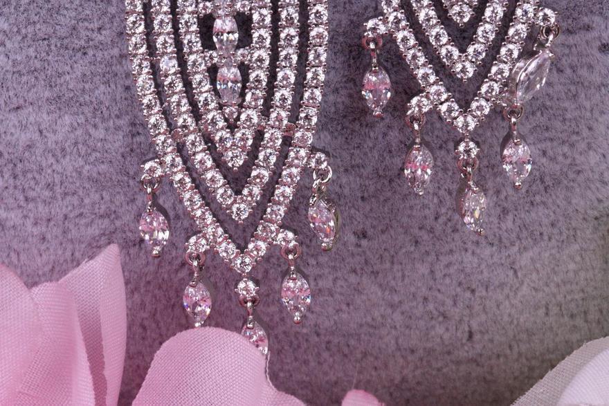 Серьги с цирконами Ivelly из Посеребренная бижутерия от  5