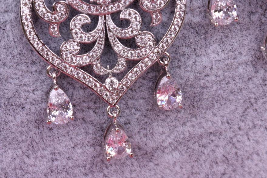 Серьги Shic с цирконами из Посеребренная бижутерия от  5