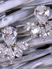 Серьги с цирконами Piu серебристые из Посеребренная бижутерия от  1