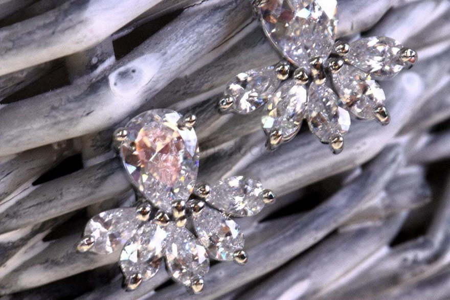 Серьги с цирконами Piu серебристые из Посеребренная бижутерия от  2