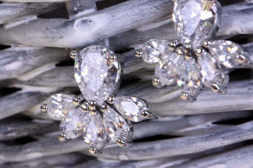 Серьги с цирконами Piu серебристые из Посеребренная бижутерия от  3