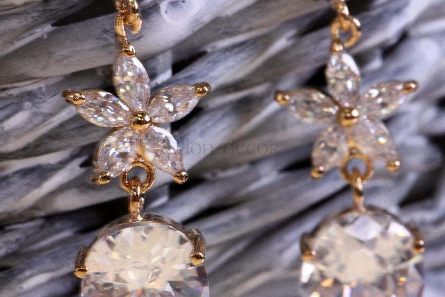 Серьги с цирконами Kate золотистые из Позолоченная бижутерия от  2