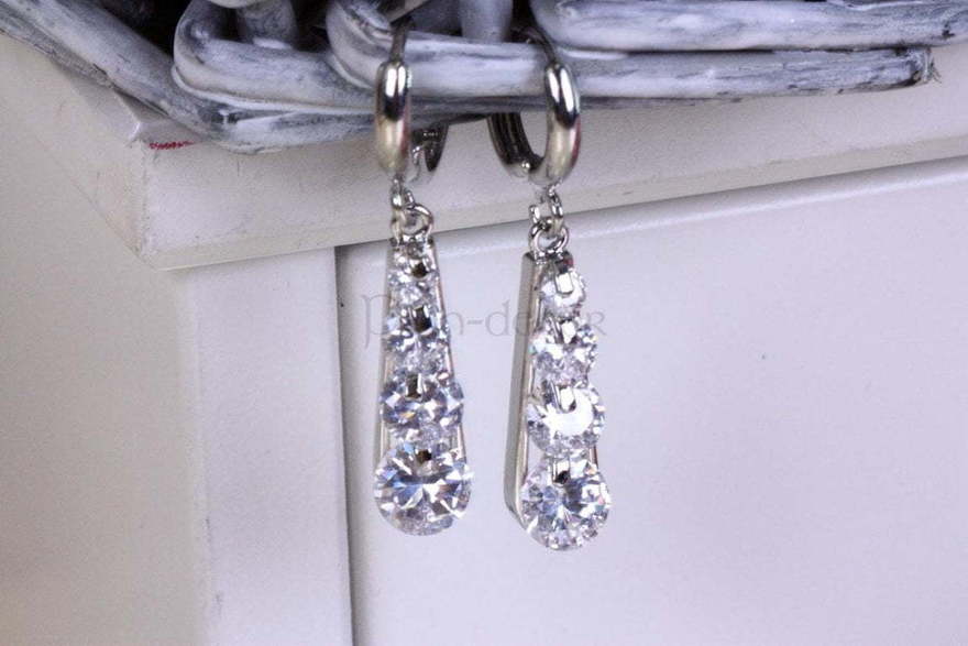 Серьги с цирконами Goccia из Посеребренная бижутерия от  3