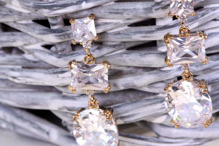 Серьги с цирконами Lilu золотистые из Позолоченная бижутерия от  2