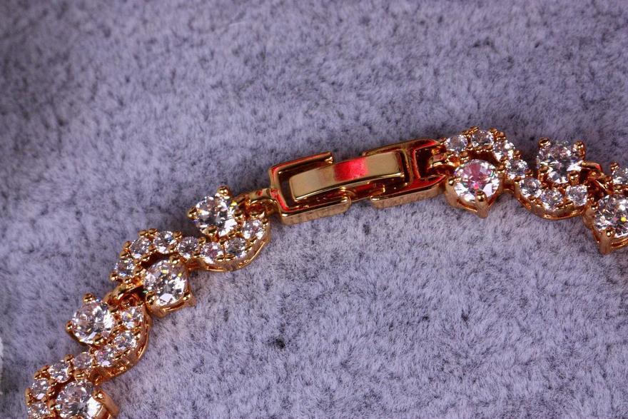 Браслет Brilliant с цирконами из Позолоченная бижутерия от  4