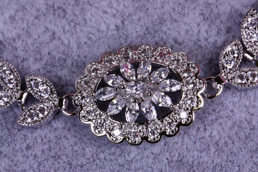 Браслет Oliva с цирконами из Посеребренная бижутерия от  4