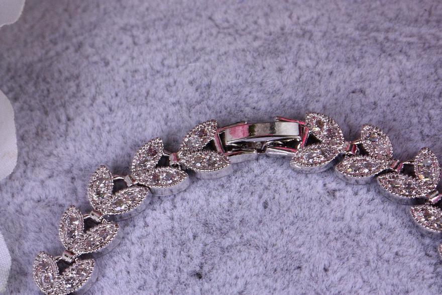 Браслет Oliva с цирконами из Посеребренная бижутерия от  6