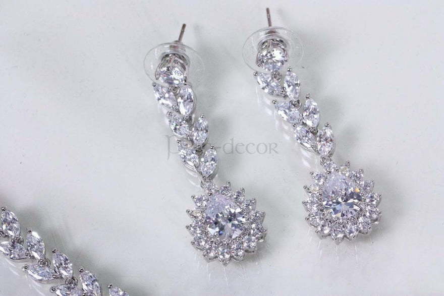 Комплект Lily с цирконами из Посеребренная бижутерия от  3