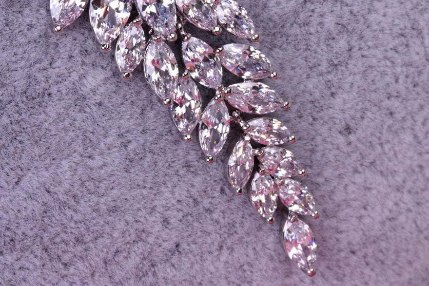 Серьги Perfezione с цирконами из Посеребренная бижутерия от  6