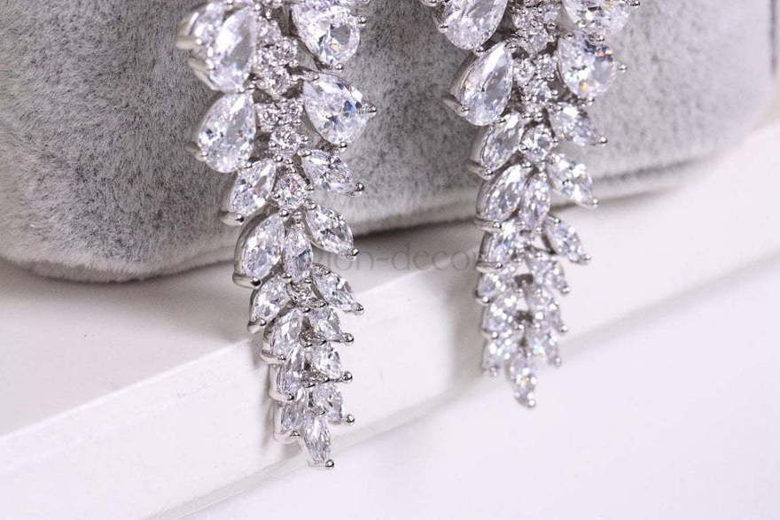 Серьги с цирконами Josefa из Посеребренная бижутерия от  4