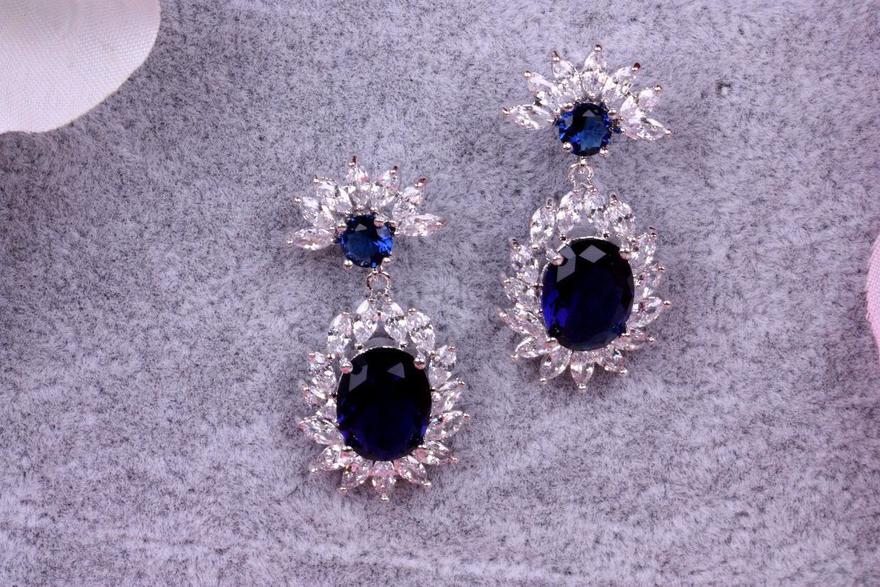 Серьги с цирконами Lele из Посеребренная бижутерия от  3